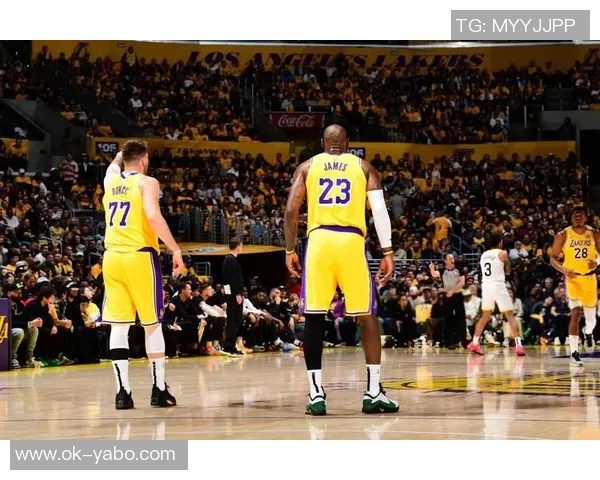 东契奇连续两场得分超过40分上一位湖人球员是詹姆斯